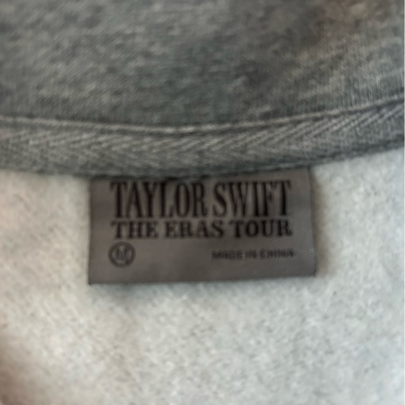 Taylor Swift quarter zip from Eras tour - Picture 2 of 3